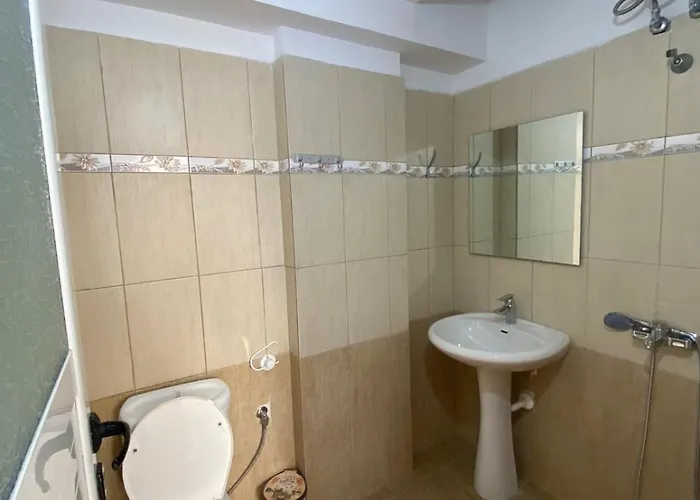 Kristo Apartament, *
