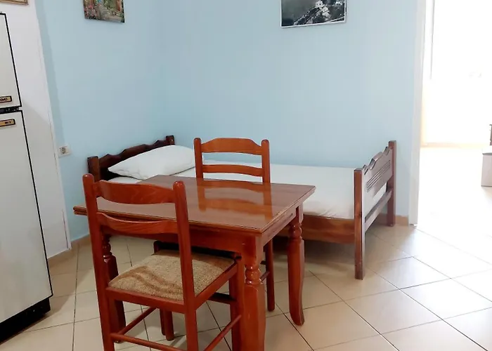 Kristo Apartament, * Sarande